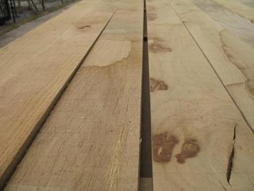 Eiken planken fijnbezaagd windgedroogd beschikbaar voor biedingen