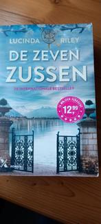 Lucinda Riley de zeven zussen, Ophalen of Verzenden, Zo goed als nieuw, Nederland