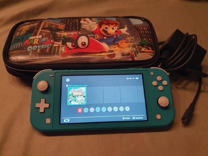 Nintendo Switch Lite + Pokemon Snap + Mario Case, Spelcomputers en Games, Games | Nintendo Switch, Gebruikt, Avontuur en Actie