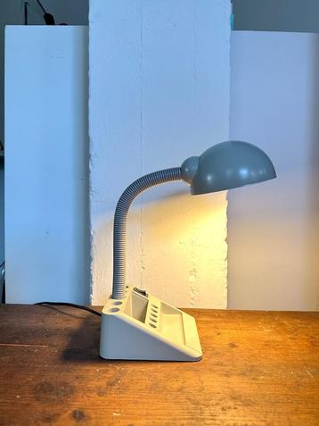 Vintage bureaulamp, tafellamp met pennenhouder beschikbaar voor biedingen