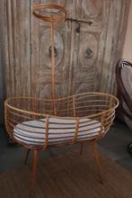 Te koop: vintage Rotan babywiegje, Ophalen of Verzenden, Zo goed als nieuw, Wieg