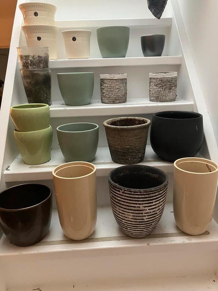 €10 voor alles in een keer, Diverse bloempotten collectie, Tuin en Terras, Bloempotten, Gebruikt, Overige materialen, Binnen, Minder dan 40 cm