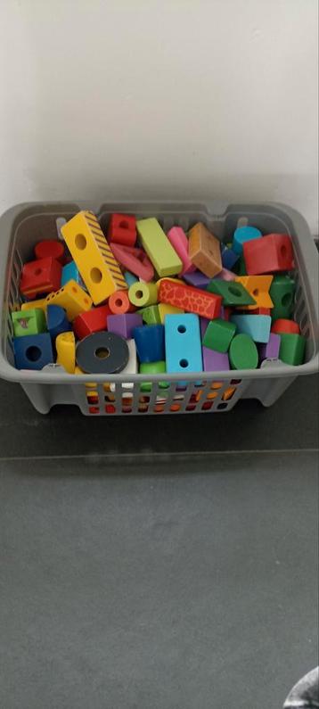 Diverse houten blokken beschikbaar voor biedingen