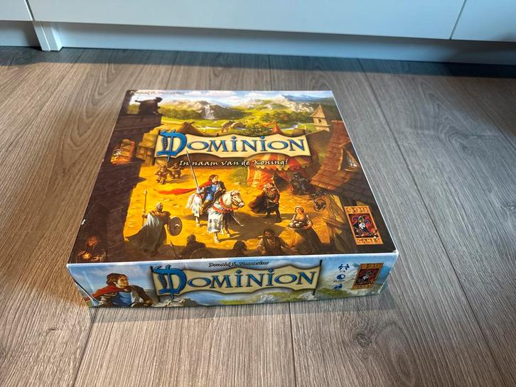 Dominion Bordspel - Kaartspel, Hobby en Vrije tijd, Gezelschapsspellen | Bordspellen, Zo goed als nieuw, Drie of vier spelers