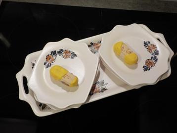 Flora Keramiek Gouda Cakeschaal met 6 bordjes beschikbaar voor biedingen