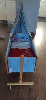 Poppenwieg, Kinderen en Baby's, Speelgoed | Houten speelgoed, Ophalen of Verzenden, Gebruikt, Meubelstuk of Keukentje