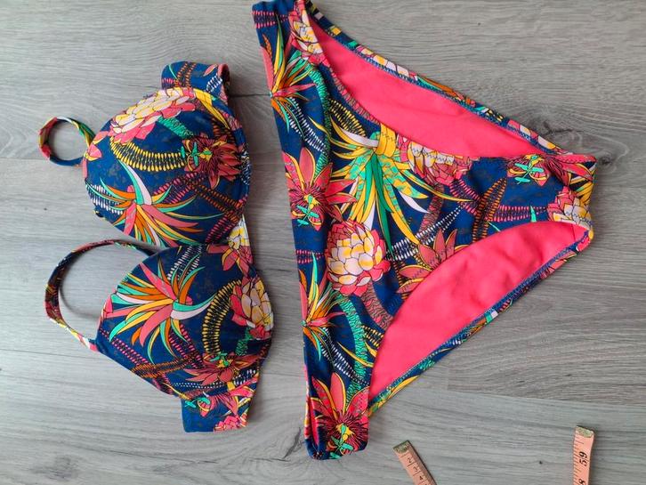 Nieuwe felgekleurde bikini met bloemenprint, Kleding | Dames, Badmode en Zwemkleding, Nieuw, Bikini, Overige kleuren, Ophalen of Verzenden