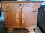 Dressoir met hout bewerking, Ophalen