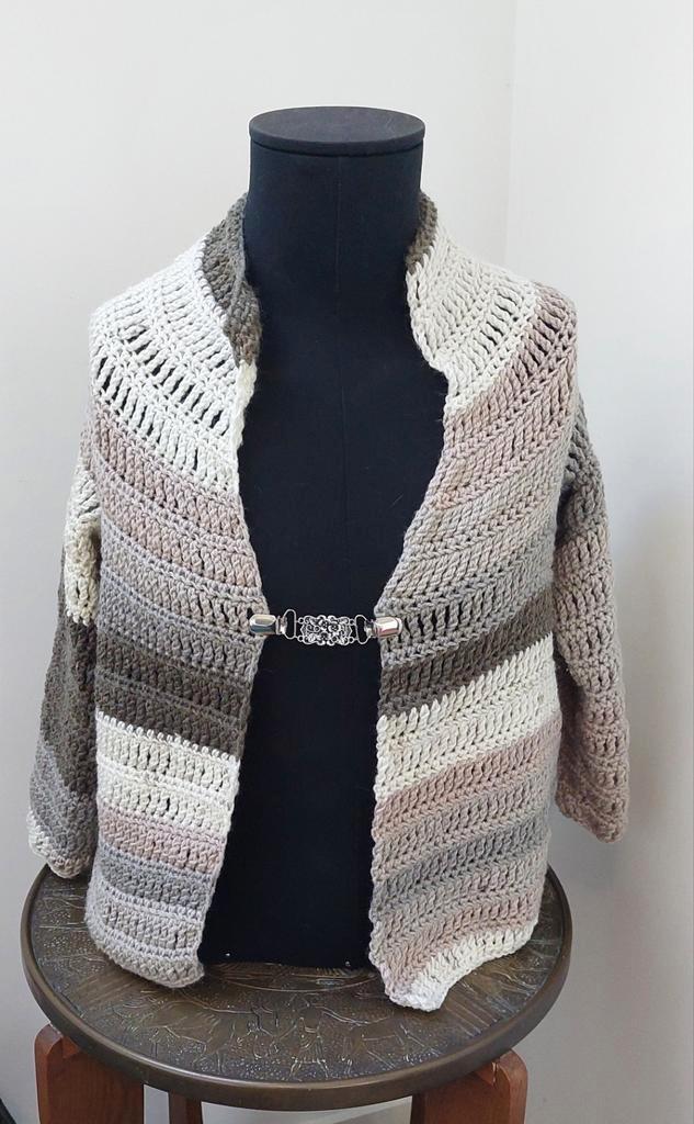 Heerlijk warm handgemaakt gehaakt vest naturel L met wol, Kleding | Dames, Truien en Vesten, Nieuw, Maat 42/44 (L), Beige, Ophalen of Verzenden