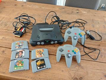 Nintendo 64 Console met Games en Controllers beschikbaar voor biedingen