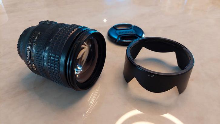 Mooie Zoomlens: de Nikkor 18-70mm, incl zonnekap en hoes, Audio, Tv en Foto, Fotografie | Lenzen en Objectieven, Gebruikt, Overige typen