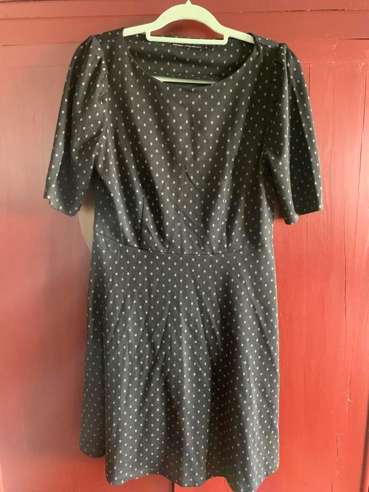 Zwarte Steps jurk met stippen - Maat L, Kleding | Dames, Jurken, Zo goed als nieuw, Maat 42/44 (L), Zwart, Boven de knie, Ophalen of Verzenden