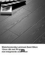 Waterbestendig Laminaat Zwart Eiken 12mm dik met 4V-groev, Huis en Inrichting, Nieuw, 75 m² of meer, Laminaat, Waterbetstendig laminaat zwart
