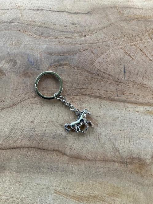 Sleutelhanger paard, pony, veulen, dieren, sport  Leuk kado, Verzamelen, Sleutelhangers, Zo goed als nieuw, Dier of Natuur, Ophalen of Verzenden