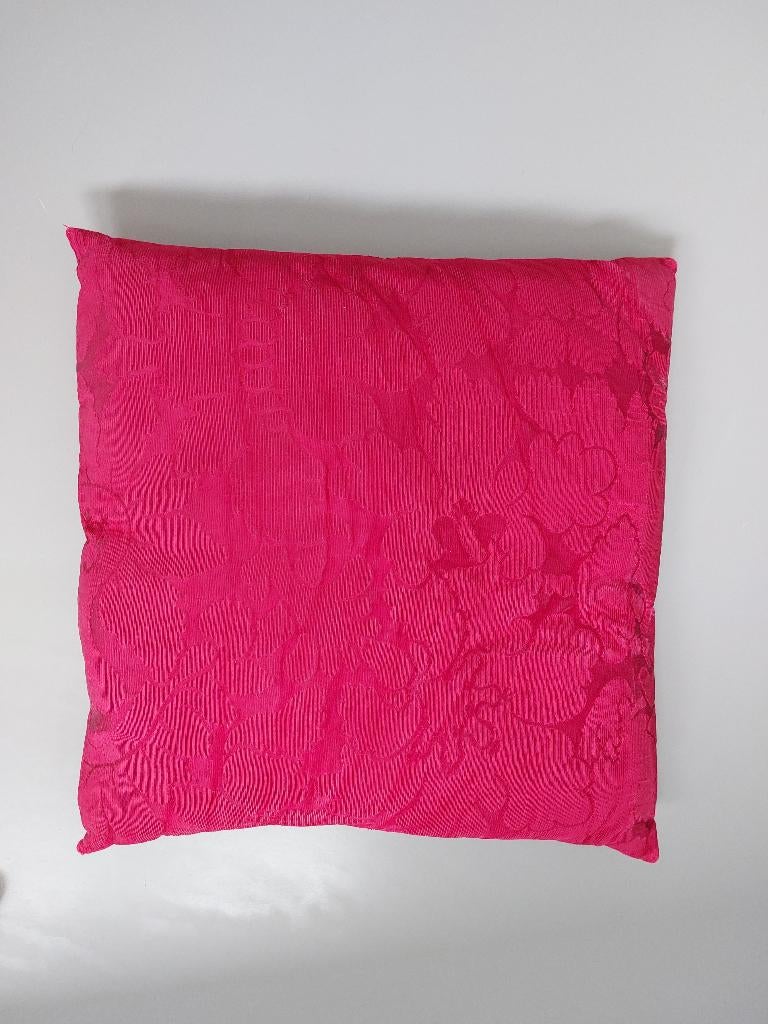 Rood sierkussen met binnenkussen. Maat 40x40 cm., Ophalen of Verzenden, Zo goed als nieuw, Rood, Vierkant