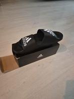 Adidas slipper mt 40 ! Er staat 42 op maar valt kleiner!, Ophalen of Verzenden, Nieuw