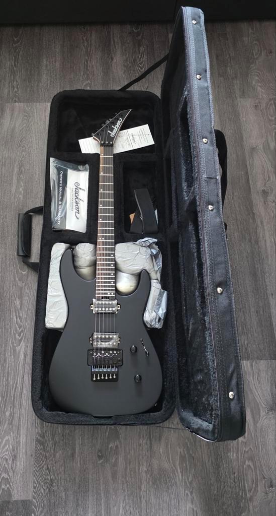 Jackson American Virtuoso Nieuw Satin Black, Muziek en Instrumenten, Snaarinstrumenten | Gitaren | Elektrisch, Zo goed als nieuw