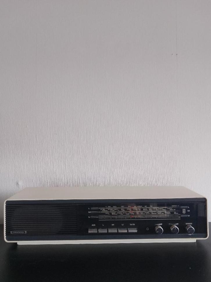 Grundig RF 410 - Vintage Radio - Zeer goede staat, Audio, Tv en Foto, Radio's, Gebruikt, Radio, Ophalen of Verzenden