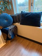 Donkerblauwe en gouden kussens RocaFlor + hoes, Huis en Inrichting, Ophalen, Gebruikt