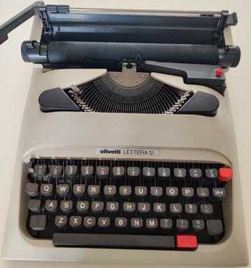 Typmachine Olivetti Lettera 12 vintage beschikbaar voor biedingen