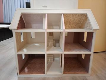 Poppenhuis 1:12 beschikbaar voor biedingen
