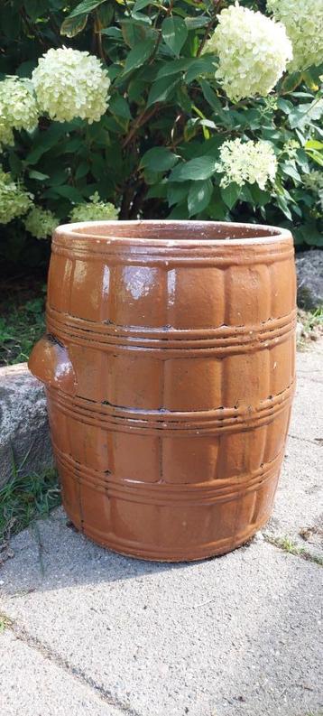 Grote Keulse pot beschikbaar voor biedingen