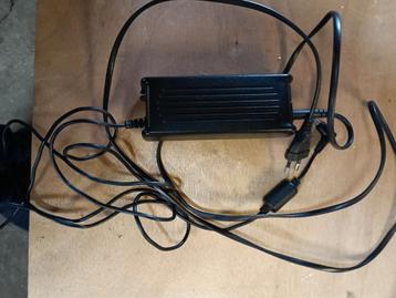Laptop lader beschikbaar voor biedingen