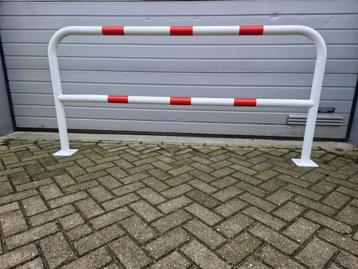 Veiligheidshek B200 x H100 cm met grondplaat beschikbaar voor biedingen