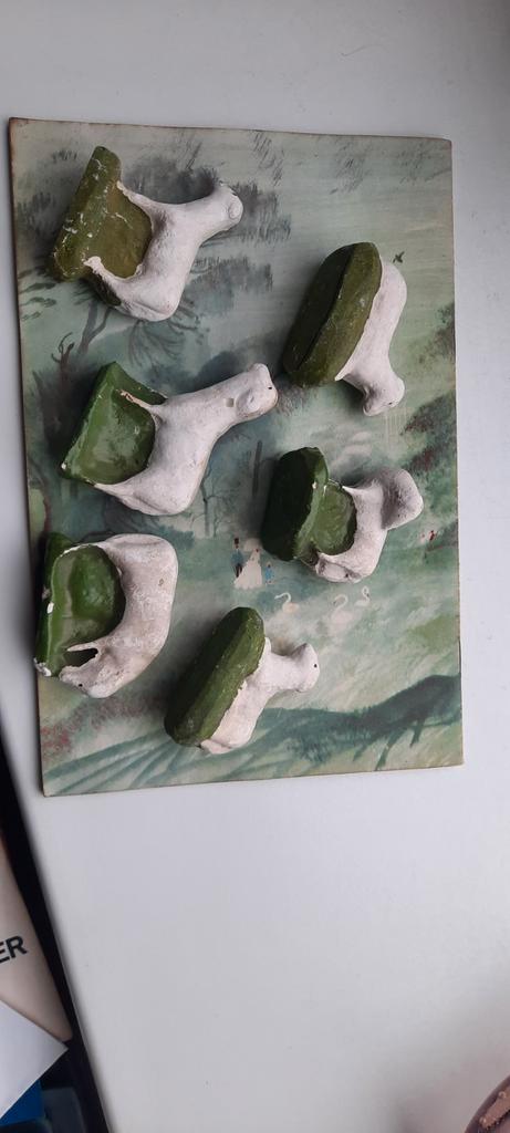 Oude schaapjes voor bij kerststal van gips, Antiek en Kunst, Antiek | Religie, Ophalen of Verzenden