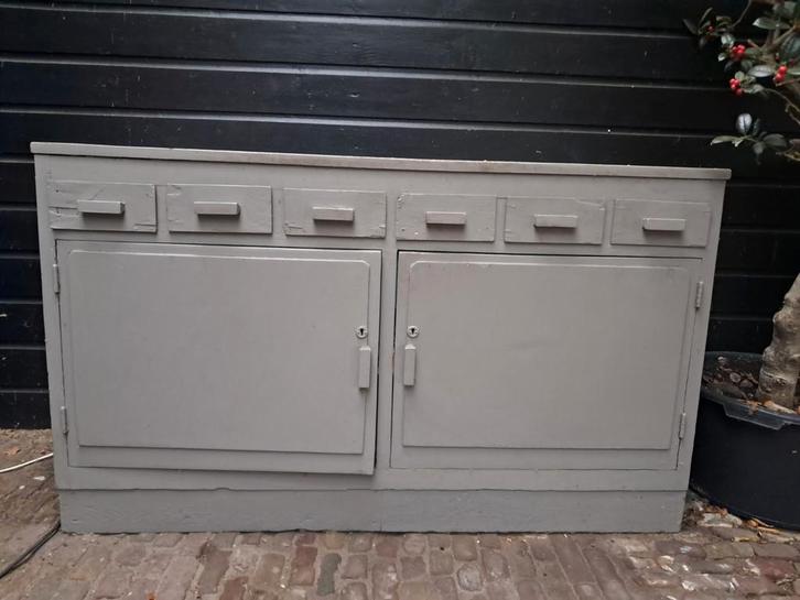 Grijze vintage kast met lades en deuren, Huis en Inrichting, Kasten | Dressoirs, Gebruikt, 25 tot 50 cm, Ophalen