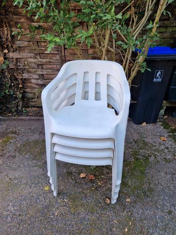 Set 4 tuinstoelen beschikbaar voor biedingen