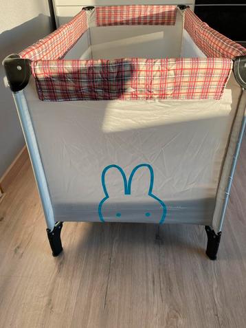 KOOPJE: Nijntje campingbedje + matras. Uitstekende staat! beschikbaar voor biedingen
