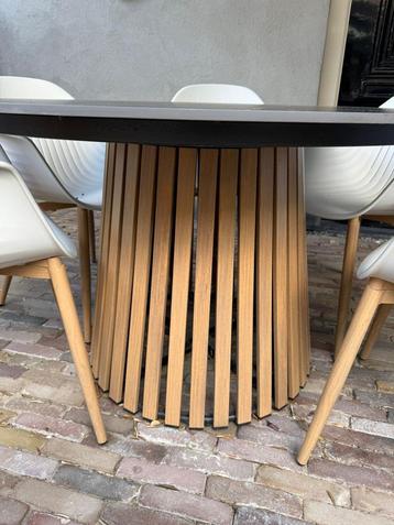 Tuinset: Ronde tafel + 6 stoelen beschikbaar voor biedingen
