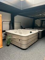 Aquavia jacuzzi, Ophalen, Gebruikt, Vast