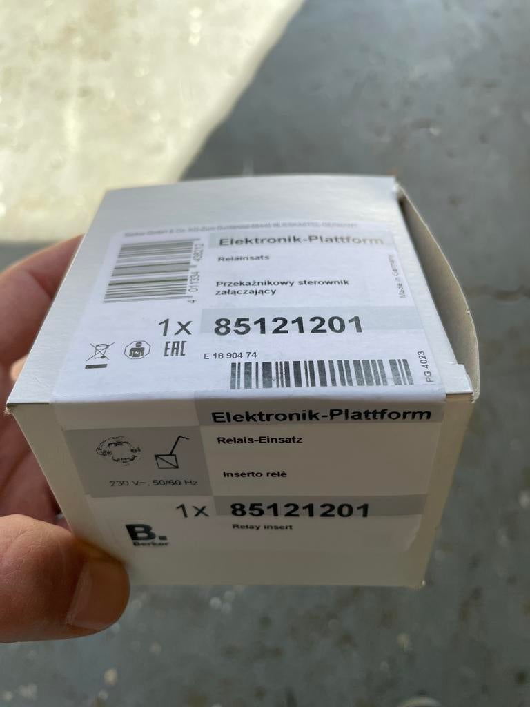 Berker Elektronik-Plattform Relais-Einsatz 85121201, Doe-het-zelf en Verbouw, Elektra en Kabels, Ophalen of Verzenden, Nieuw, Schakelaar