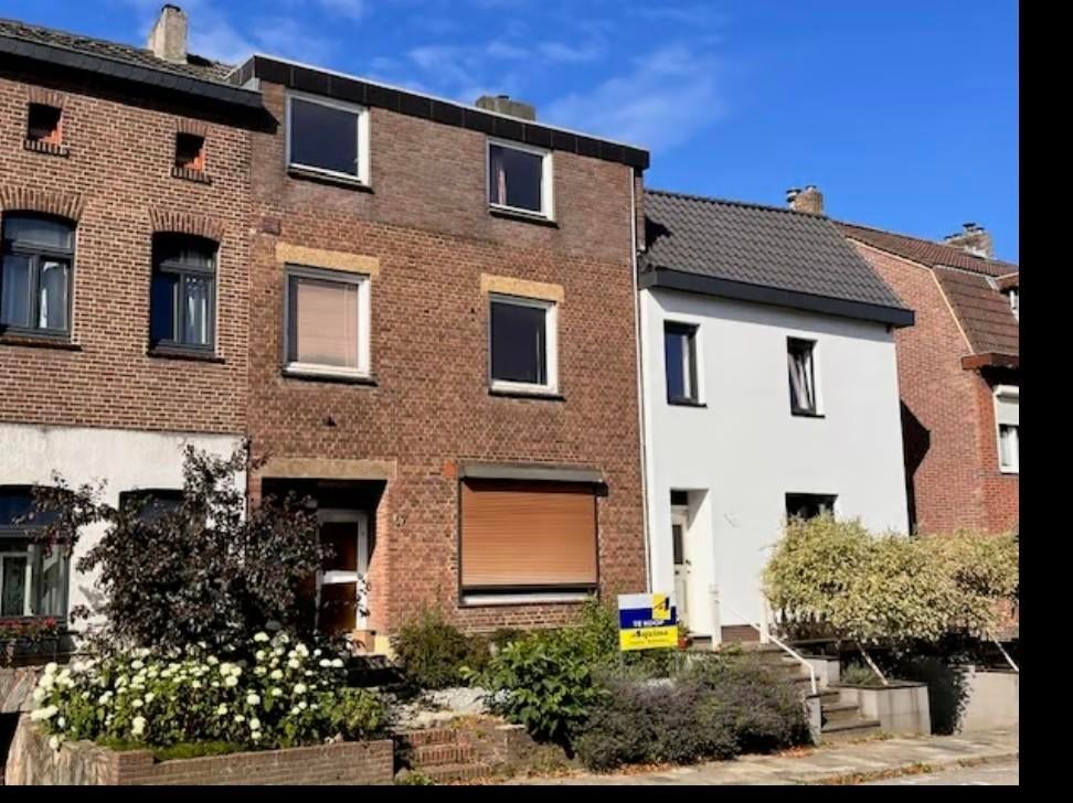 €279.000 k.k  Bocholtz Zuid-Limburg bieden toegestaan, Verbouw of Aanbouw