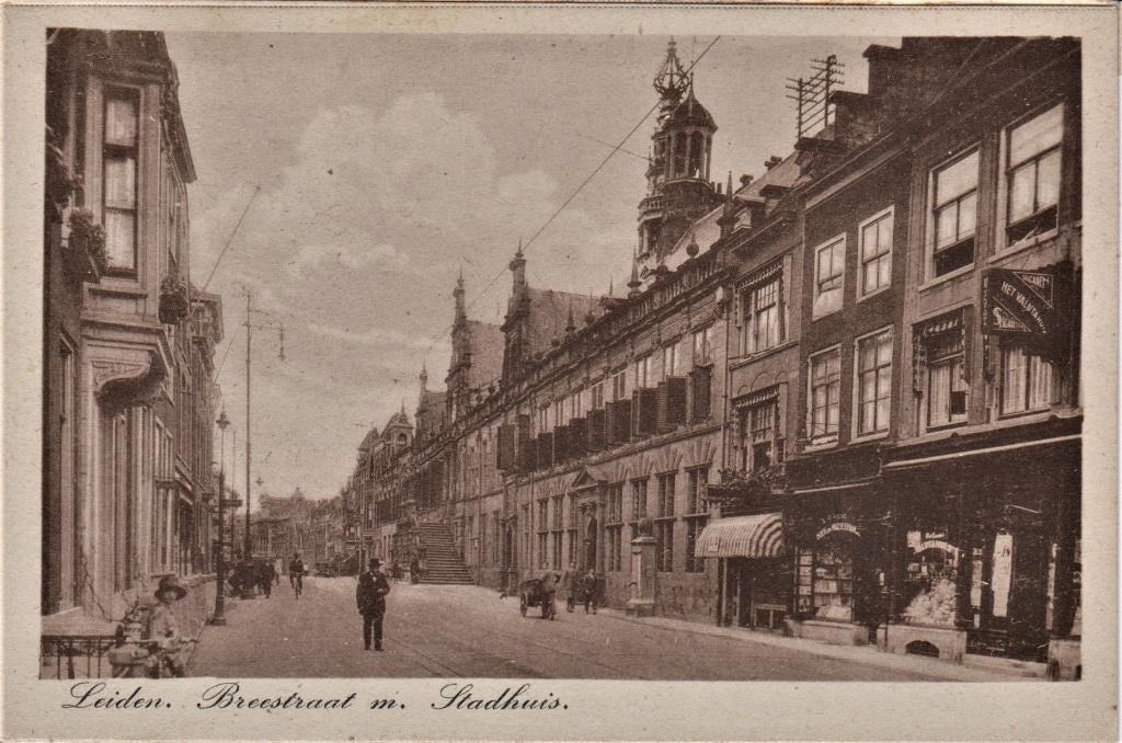 Leiden - Breestraat, Verzamelen, Ansichtkaarten | Nederland, Verzenden, 1920 tot 1940, Gelopen, Zuid-Holland