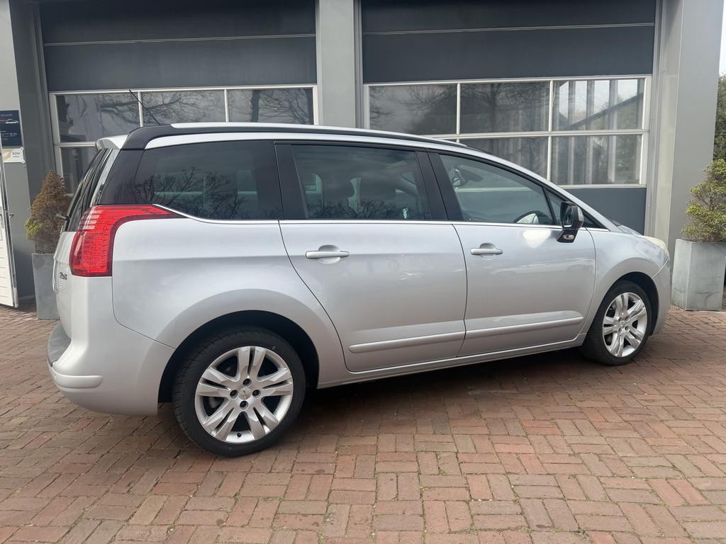 Peugeot 5008 1.6 THP GT 5p Automaat,Leer,Panodak,Trekhaak De, Auto's, Gebruikt, Zwart, 1650 kg, 84 €/maand