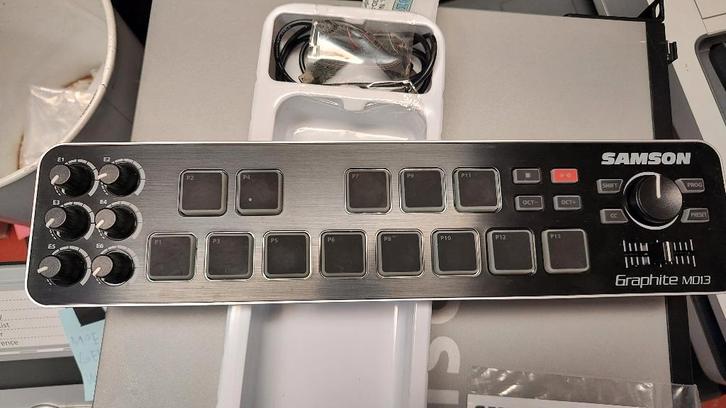 Samson Graphite MD13, Muziek en Instrumenten, Midi-apparatuur, Zo goed als nieuw, Ophalen of Verzenden