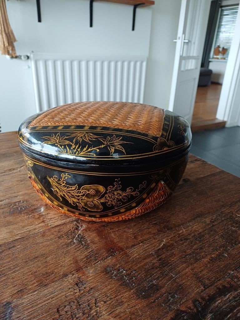 Antiek Chinese Mand met Deksel / Bewaardoos voor € 20, Huis en Inrichting, Woonaccessoires | Schalen en Manden, Ophalen, Rond