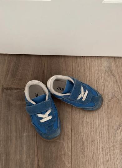 Zara sport shoes maat 22, Kinderen en Baby's, Kinderkleding | Schoenen en Sokken, Gebruikt, ZARA, Schoenen, Ophalen of Verzenden