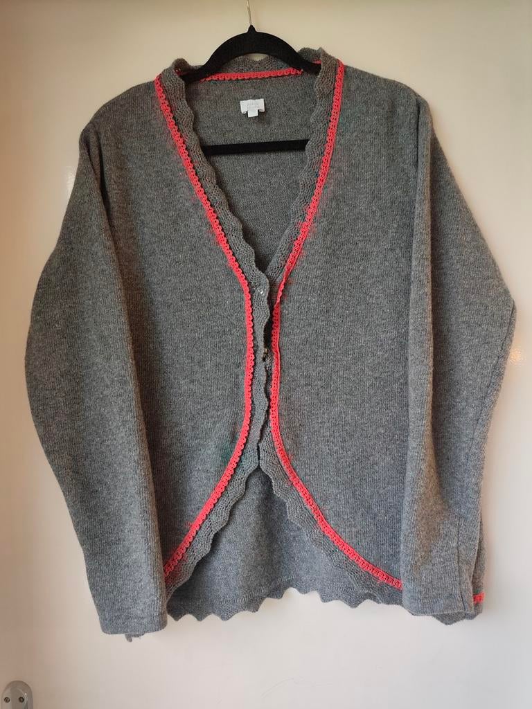 Alba Moda grijs wollen vestje met rood biesje, mt 44/46, Maat 46/48 (XL) of groter, Ophalen of Verzenden, Zo goed als nieuw, Alba Moda