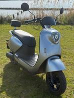 Elektrische scooter, zilverkleurig, 54 km bereik, Ophalen, Nieuw, Maximaal 25 km/u, Elektrisch