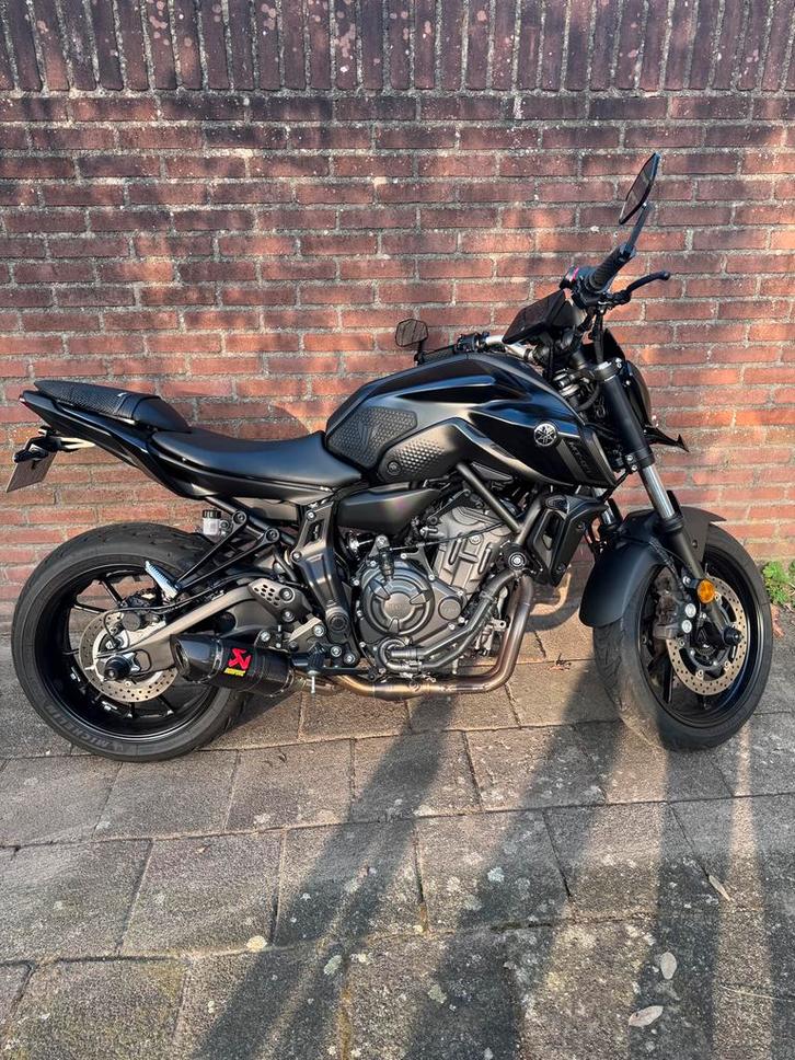 Yamaha MT-07 2023 Tech Black | Akrapovic | 3.771 km | A2, Motoren, Motoren | Yamaha, Particulier, Naked bike, 12 t/m 35 kW, 2 cilinders
