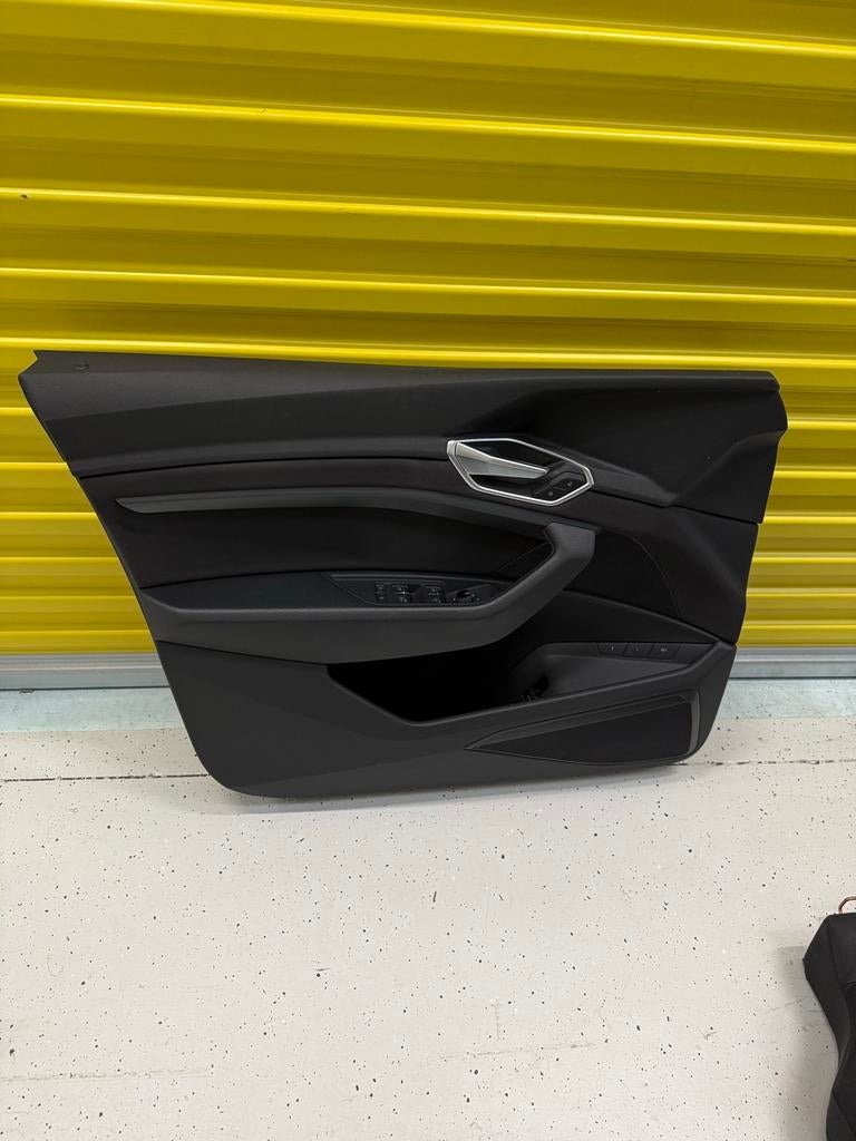 Deurpanelen en achterbank Audi A6 e-tron, Auto-onderdelen, Ophalen, Gebruikt, Audi