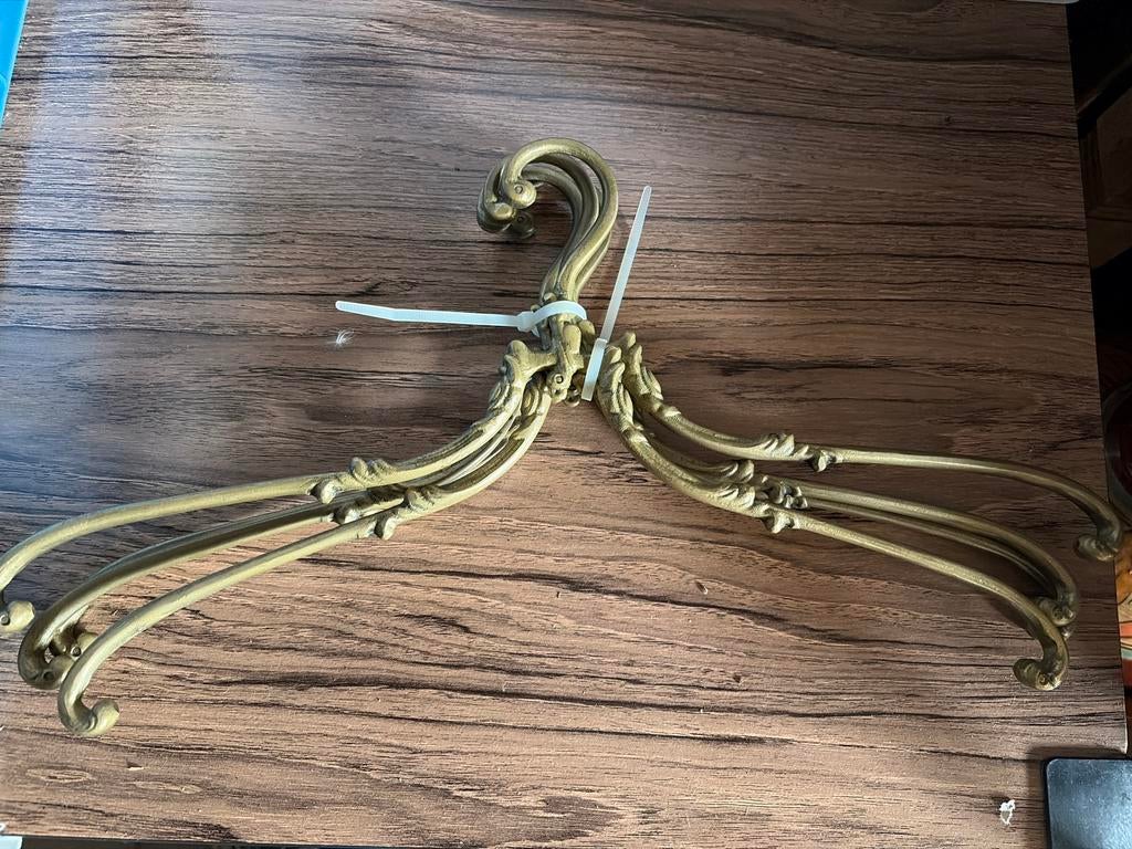 Vintage set van 4 kleding/trouwjurk hangers, Kleding | Dames, Ophalen of Verzenden, Gebruikt, Metaal, Volwassenen
