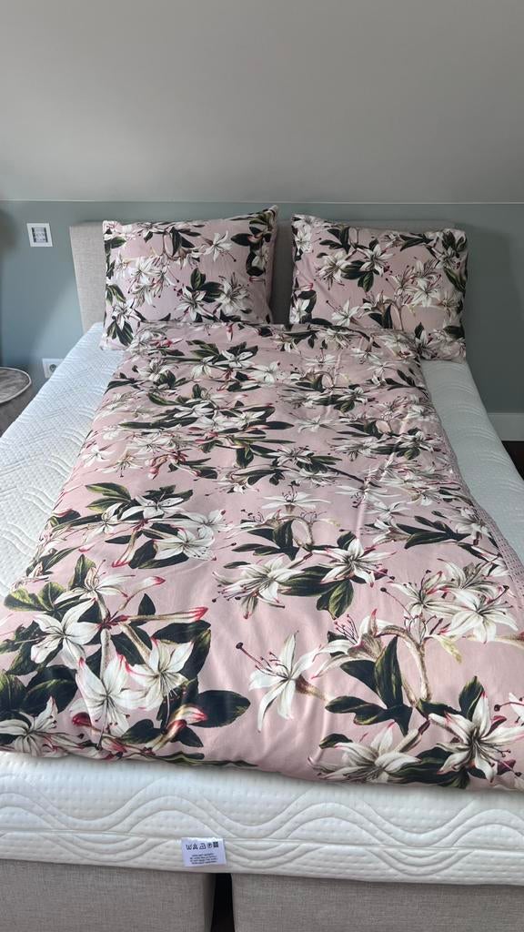 Essenza dekbedovertrek 200x200 + 2 kussenslop +200TC, Ophalen, Zo goed als nieuw, Tweepersoons, Dekbedovertrek