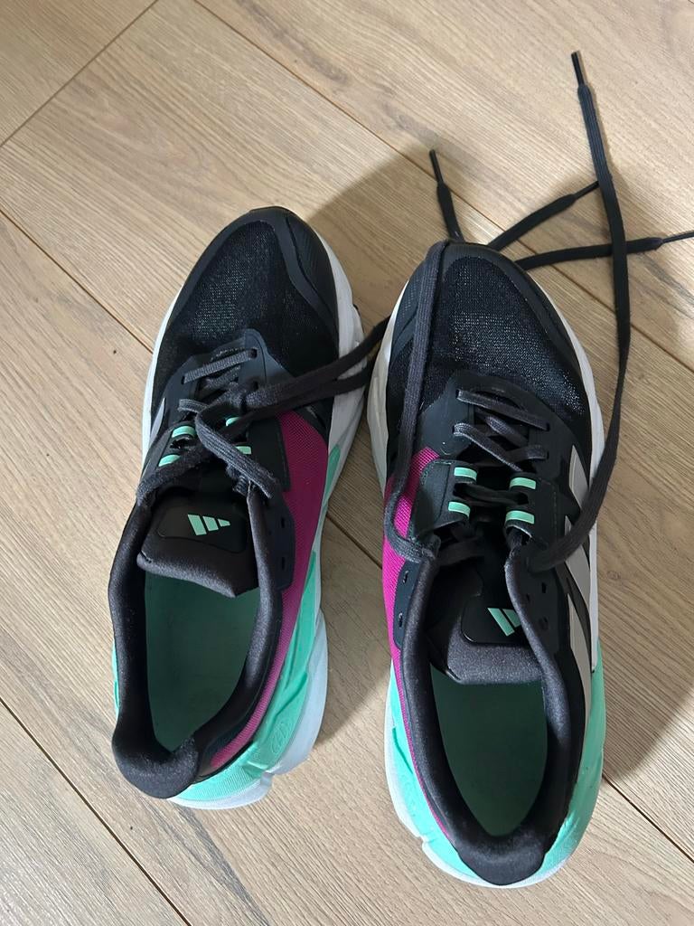 Adidas hardloopschoenen - Zo goed als nieuw, Ophalen of Verzenden, Zo goed als nieuw, Zwart, Sportschoenen