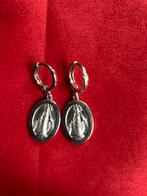 Wonderbaarlijke medaille | Zilverkleurige oorbellen communie, Overige materialen, Hangers, Ophalen of Verzenden, Zo goed als nieuw