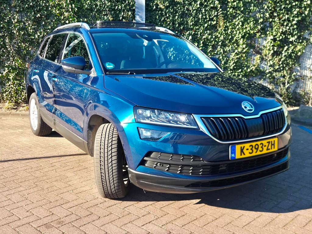 Skoda Karoq 1.5 TSI ACT Business Edition Plus |Pano | Stoelv, Auto's, Skoda, Euro 6, Blauw, Adaptive Cruise Control, Bedrijf